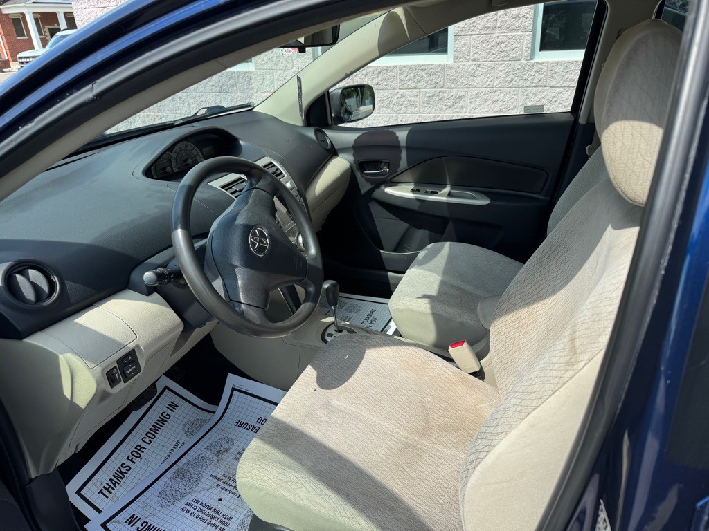 2008 Toyota Yaris Image 5
