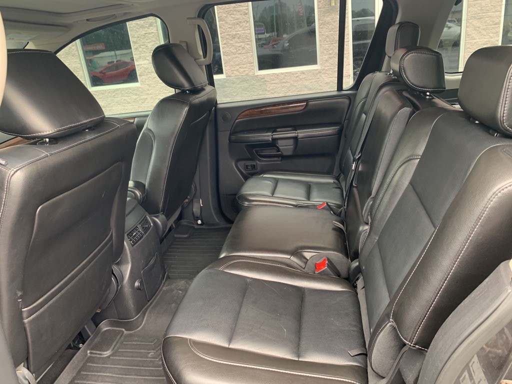 2011 Nissan Armada Image 6