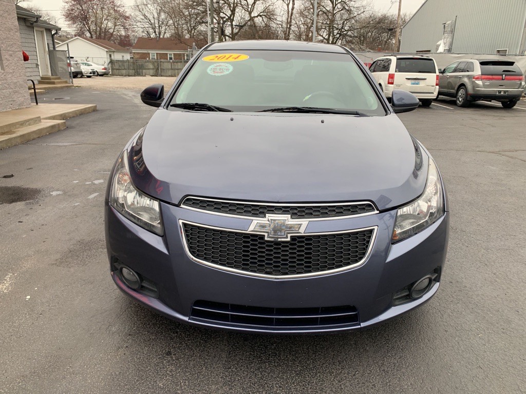 2014 Chevrolet Cruze Image 2