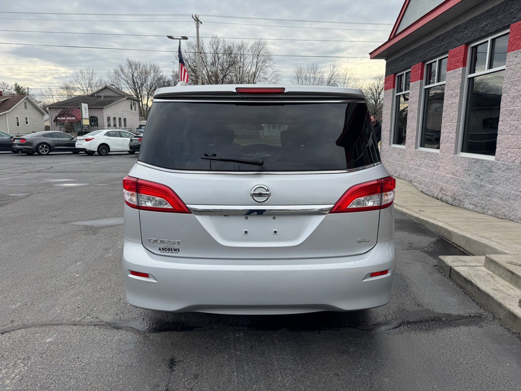 2013 Nissan Quest Image 4
