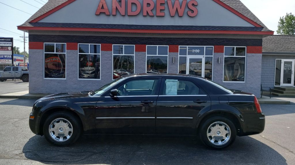 2006 Chrysler 300 Image 1