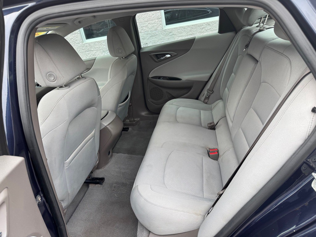 2017 Chevrolet Malibu Image 6