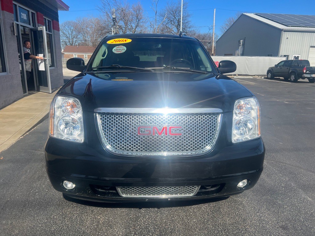 2008 GMC Yukon Image 2