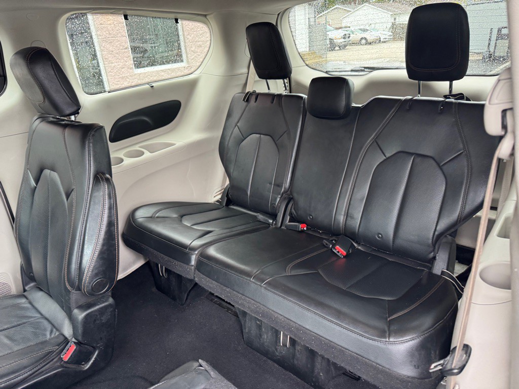 2020 Chrysler Pacifica Image 7