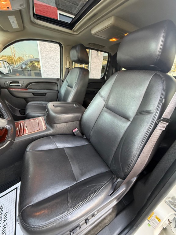 2013 Chevrolet Avalanche Image 6