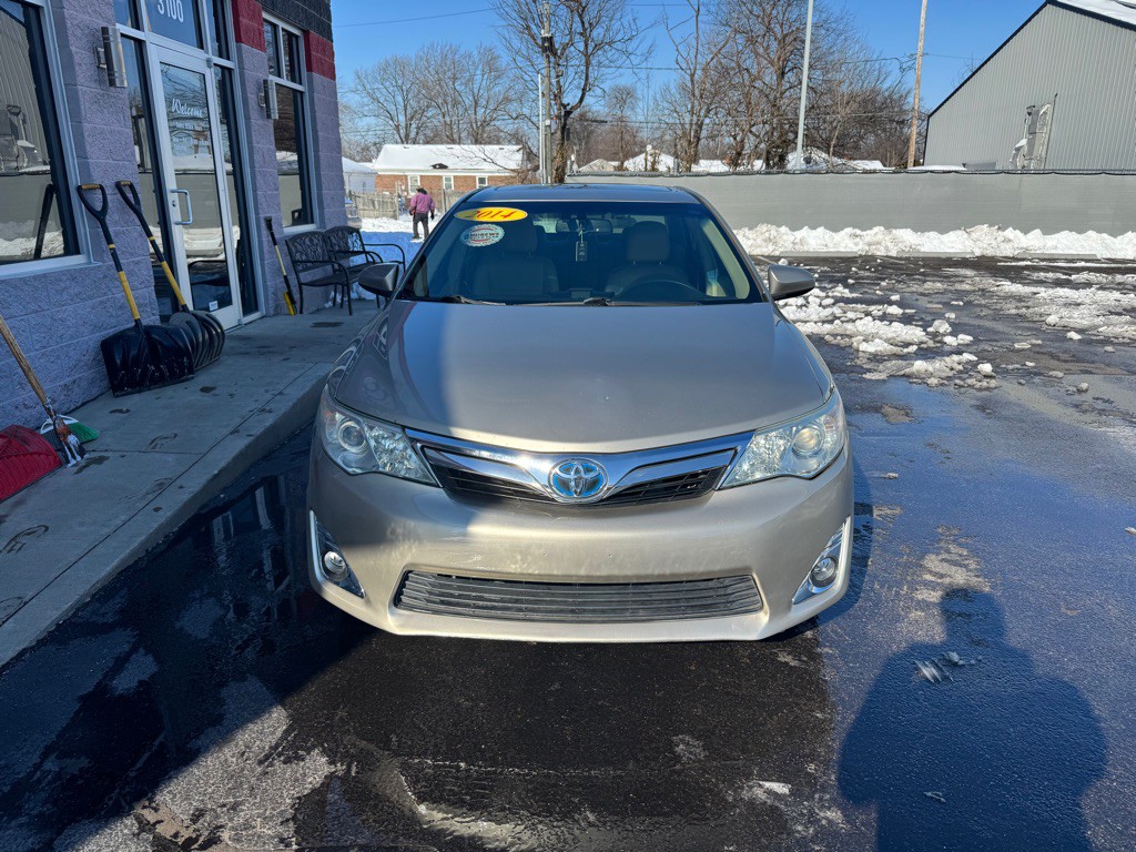2014 Toyota Camry Image 2