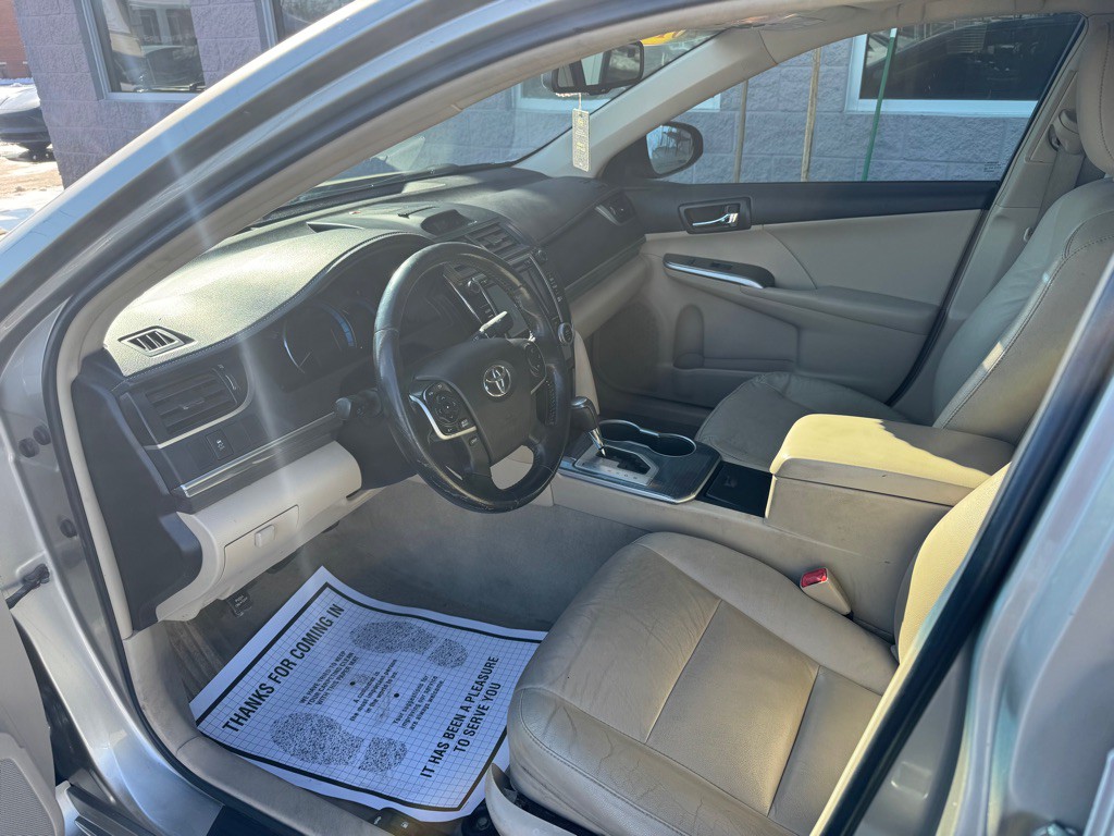 2014 Toyota Camry Image 5