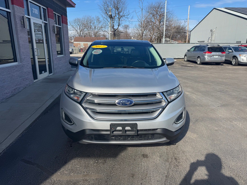2017 Ford Edge Image 2