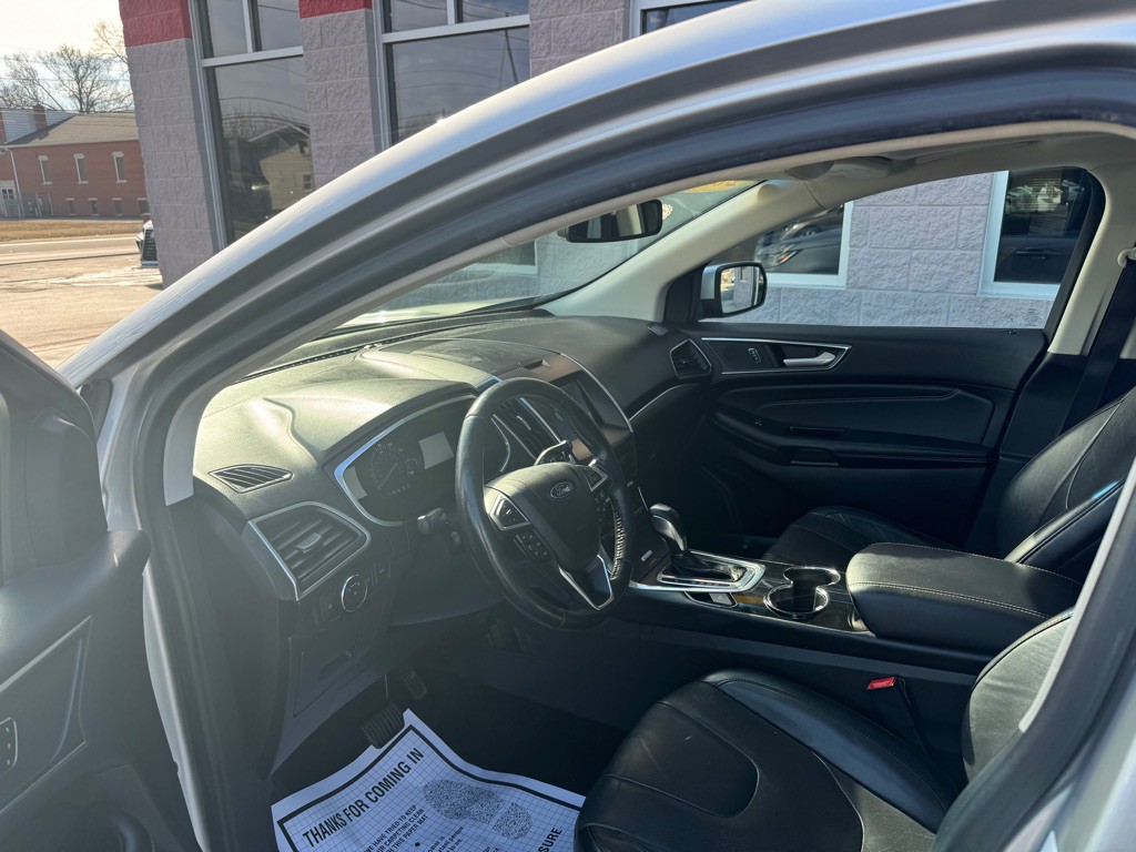 2017 Ford Edge Image 5