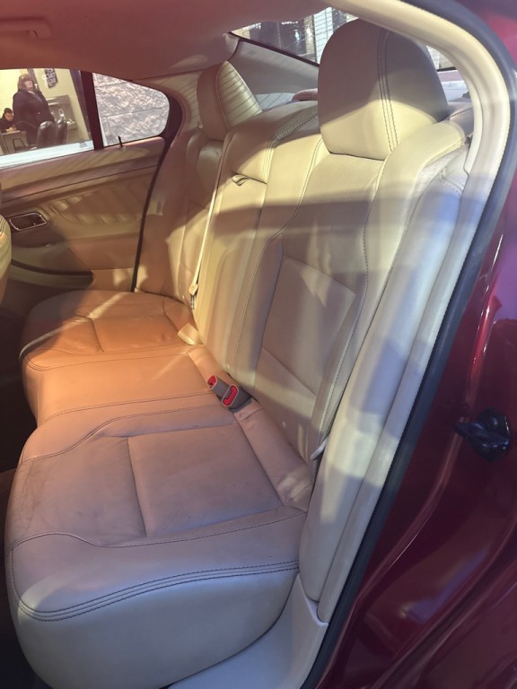 2014 Ford Taurus Image 7