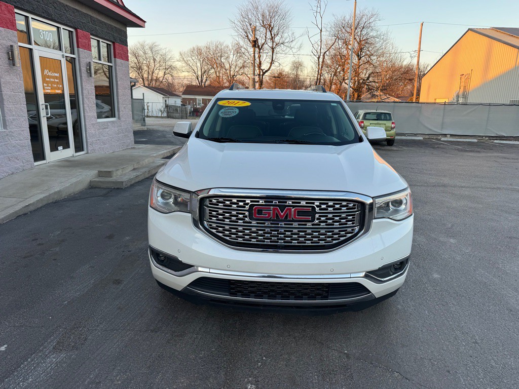 2017 GMC Acadia Image 2
