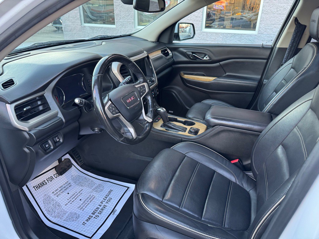 2017 GMC Acadia Image 5