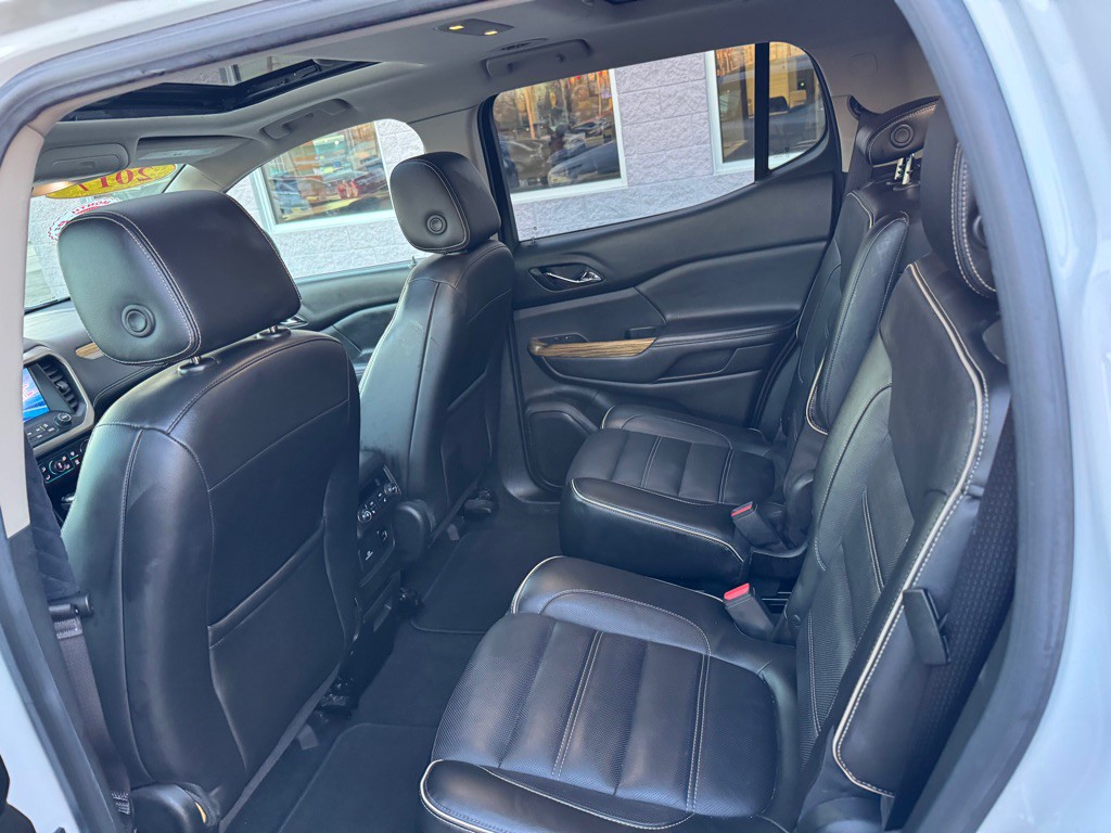 2017 GMC Acadia Image 6