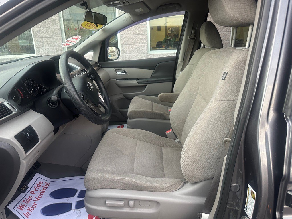 2015 Honda Odyssey Image 6