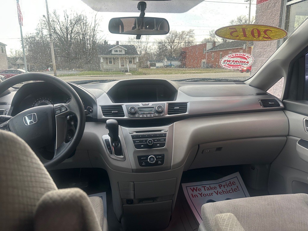 2015 Honda Odyssey Image 8