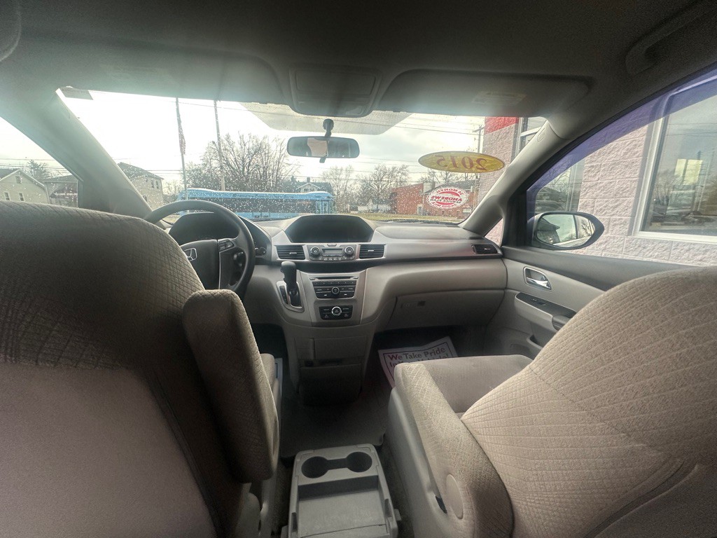 2015 Honda Odyssey Image 9