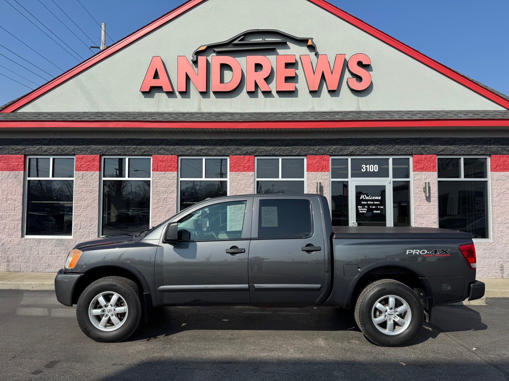 2010 Nissan Titan Image 1
