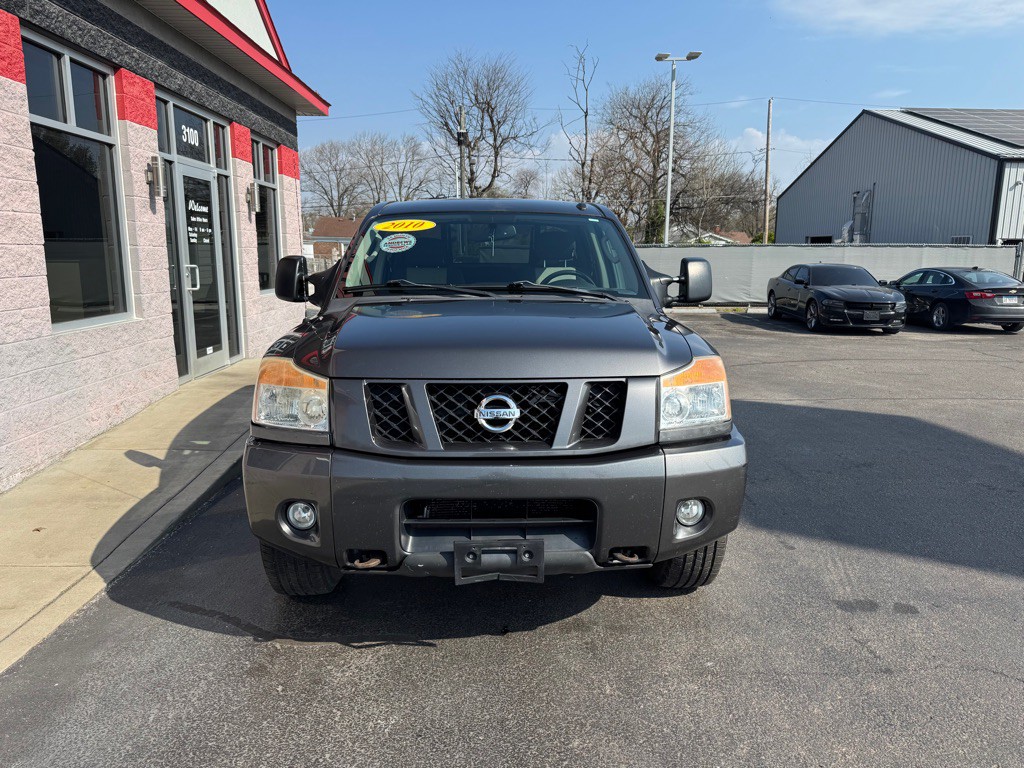 2010 Nissan Titan Image 2