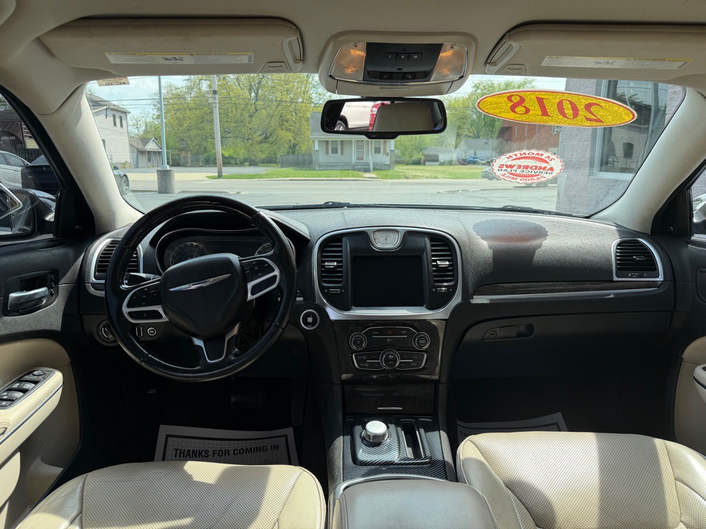 2018 Chrysler 300 Image 6
