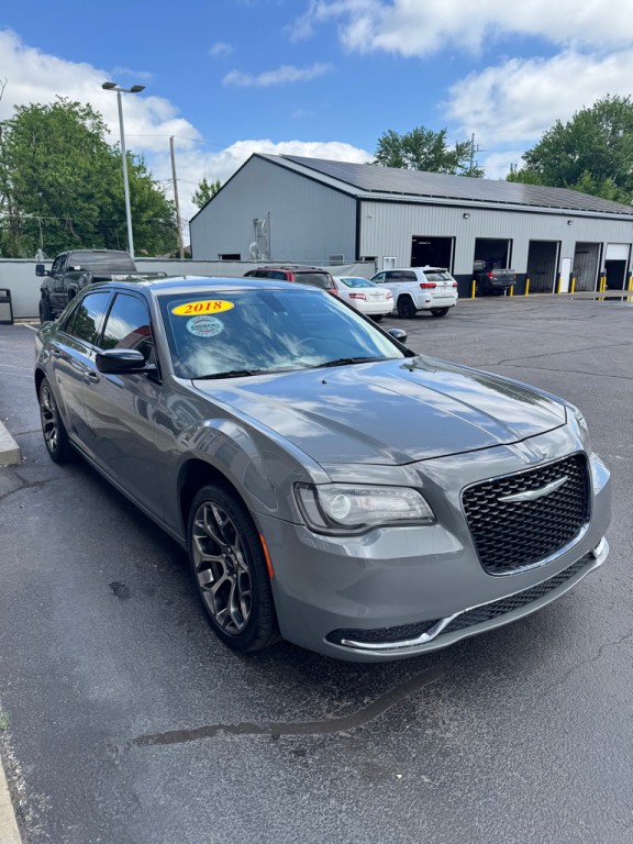 2018 Chrysler 300 Image 3