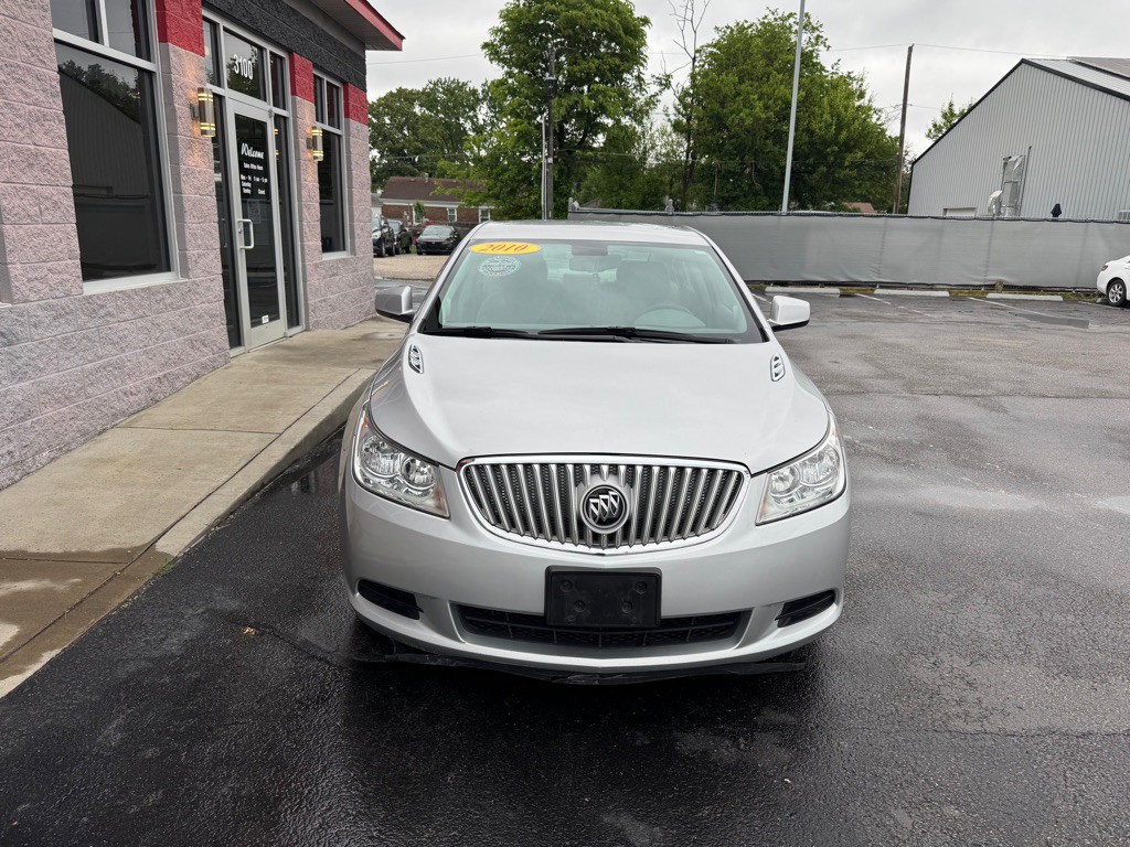 2010 Buick Lacrosse Image 2
