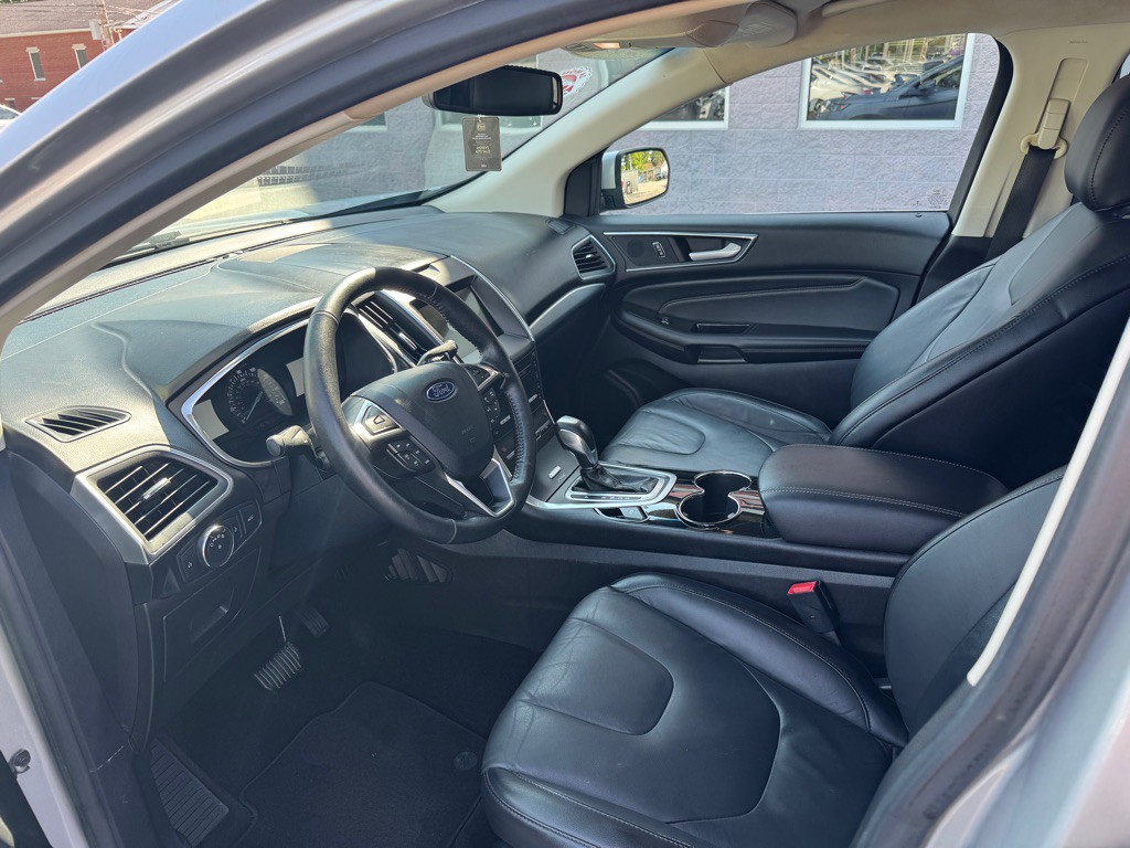 2016 Ford Edge Image 5