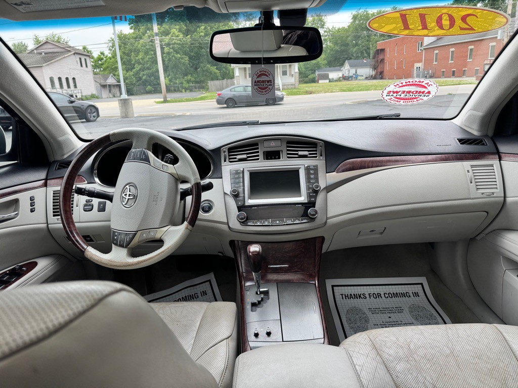 2011 Toyota Avalon Image 6