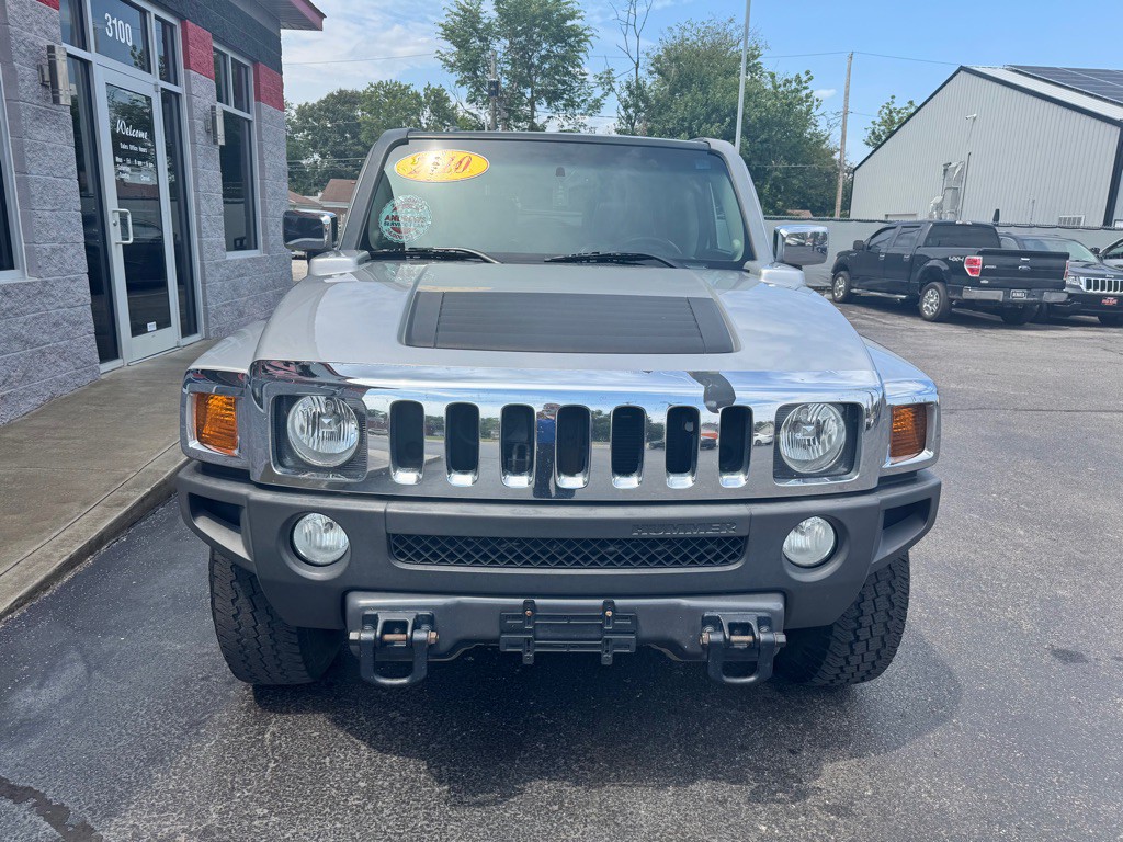 2010 HUMMER H3 Image 2