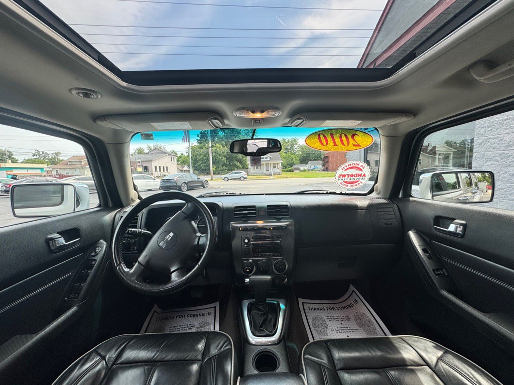 2010 HUMMER H3 Image 5