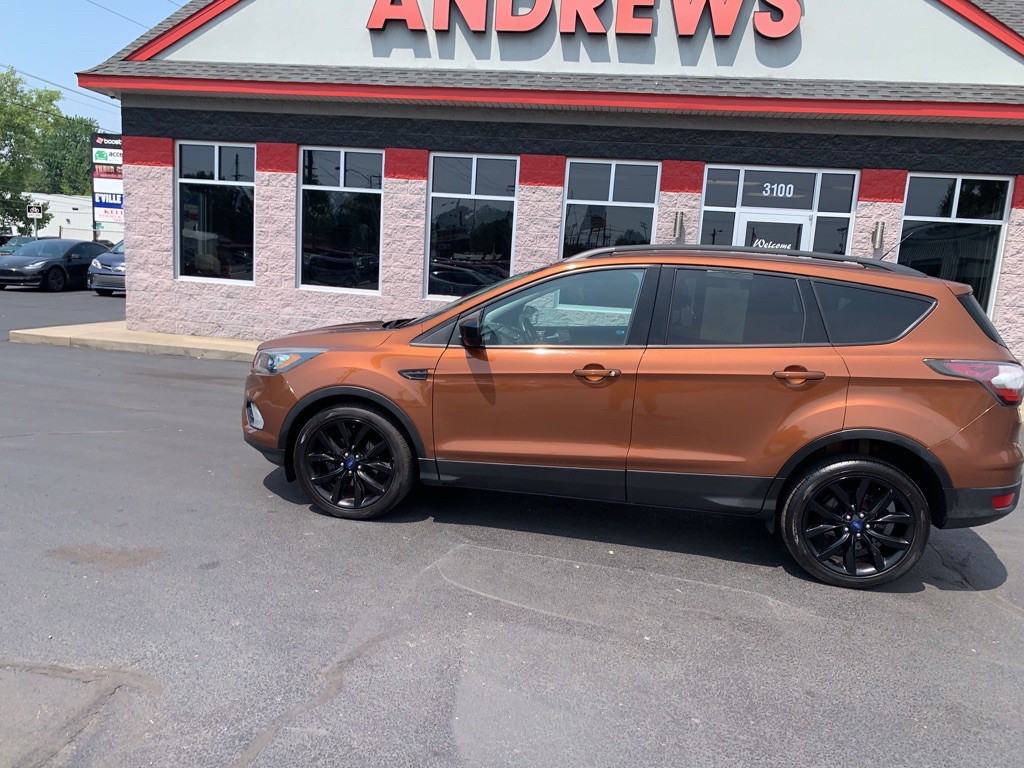 2017 Ford Escape Image 1