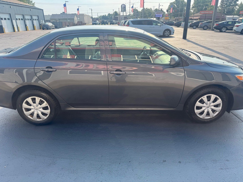 2010 Toyota Corolla Image 3