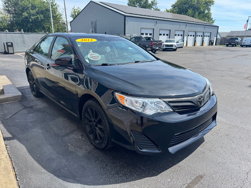 2012 Toyota Camry Image 3