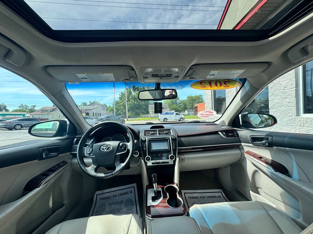 2012 Toyota Camry Image 5