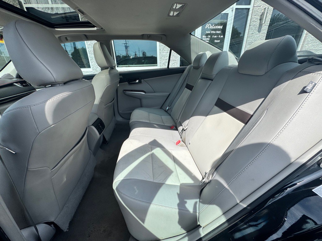 2012 Toyota Camry Image 6