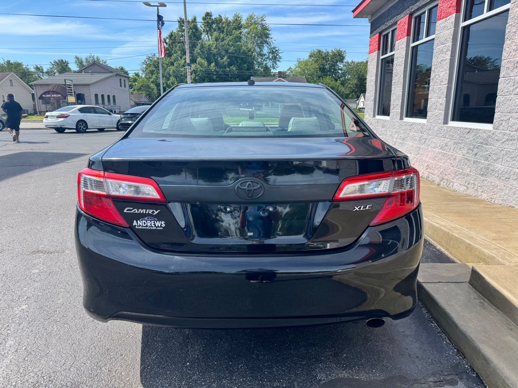 2012 Toyota Camry Image 7