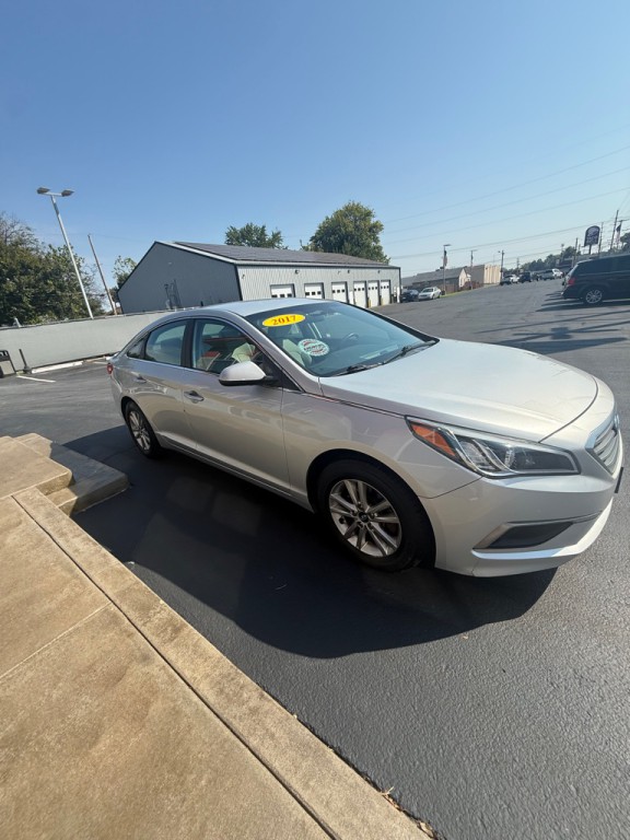 2017 Hyundai Sonata Image 3