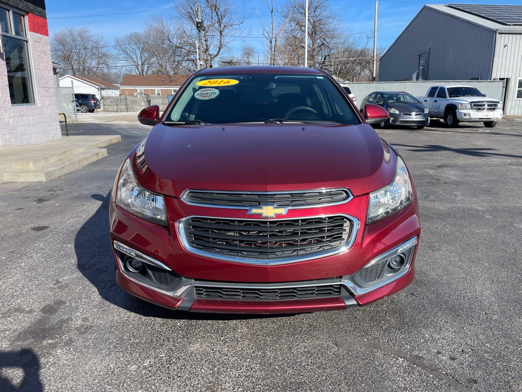 2016 Chevrolet Cruze Image 2