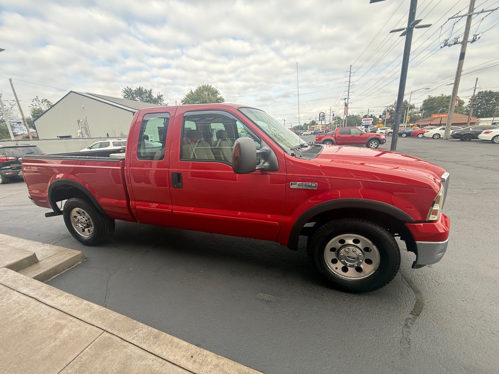 2005 Ford F-250 Image 2