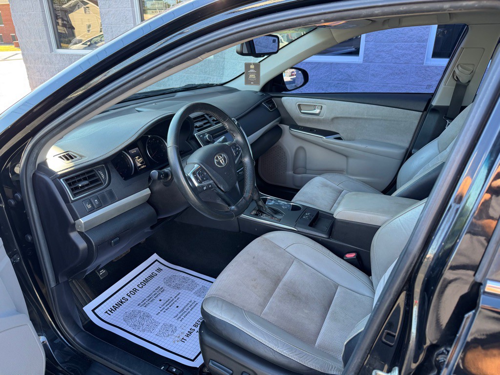 2015 Toyota Camry Image 5