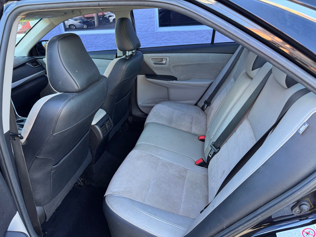 2015 Toyota Camry Image 6