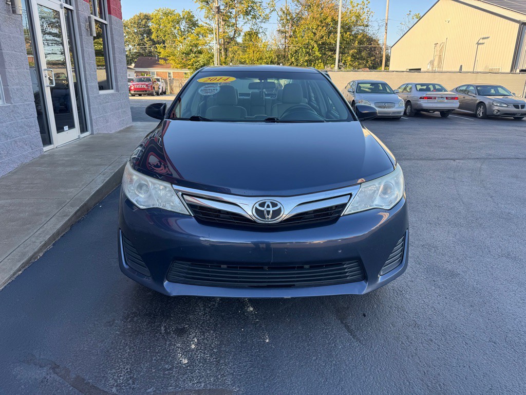2014 Toyota Camry Image 2
