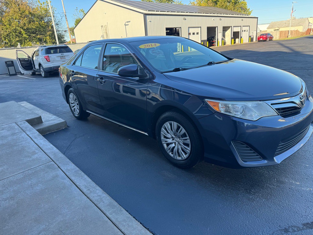 2014 Toyota Camry Image 3