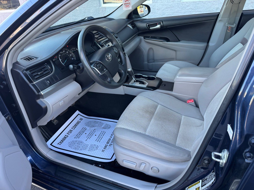 2014 Toyota Camry Image 5