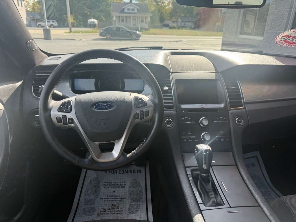 2017 Ford Taurus Image 5