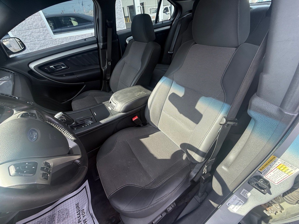 2017 Ford Taurus Image 6