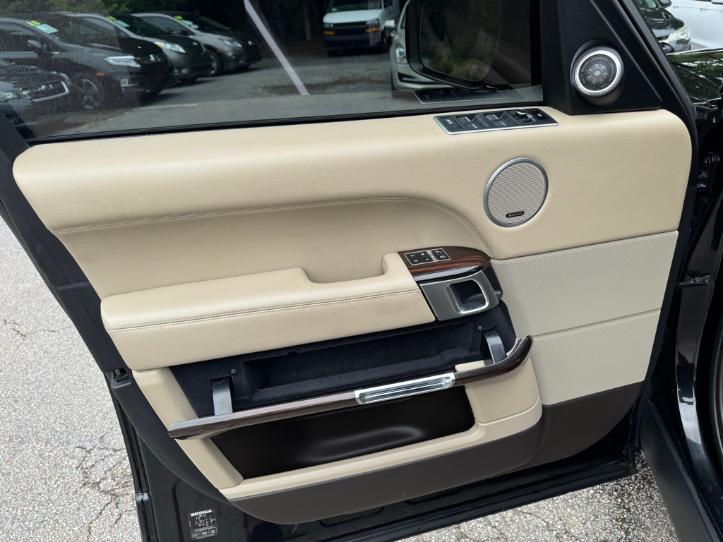 2015 Land Rover Range Rover Image 14