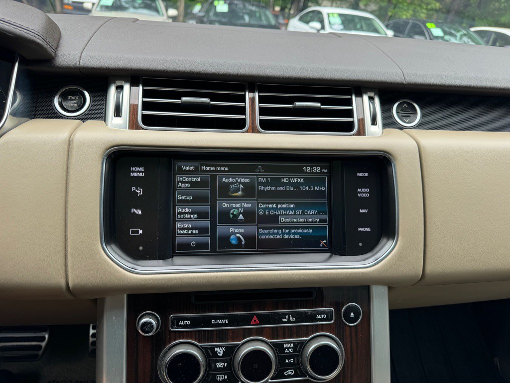 2015 Land Rover Range Rover Image 19