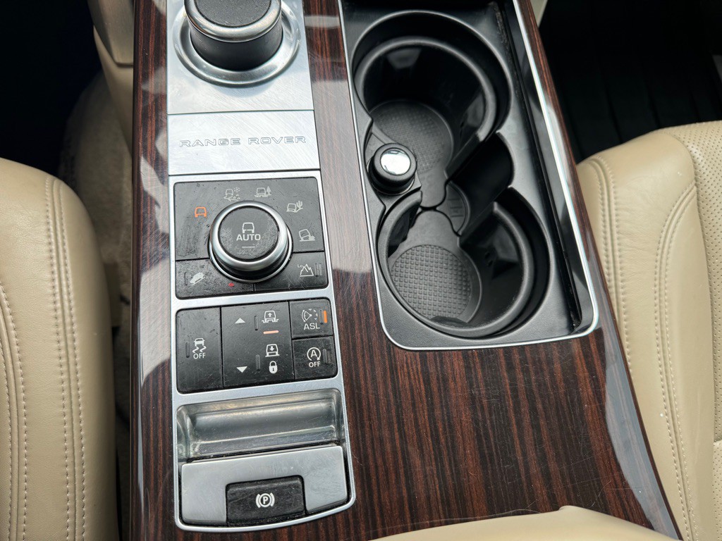 2015 Land Rover Range Rover Image 27