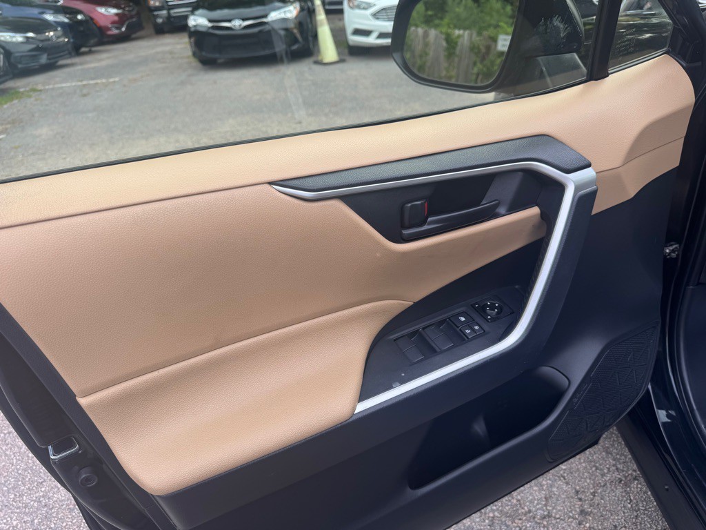 2019 Toyota Rav4 Image 13