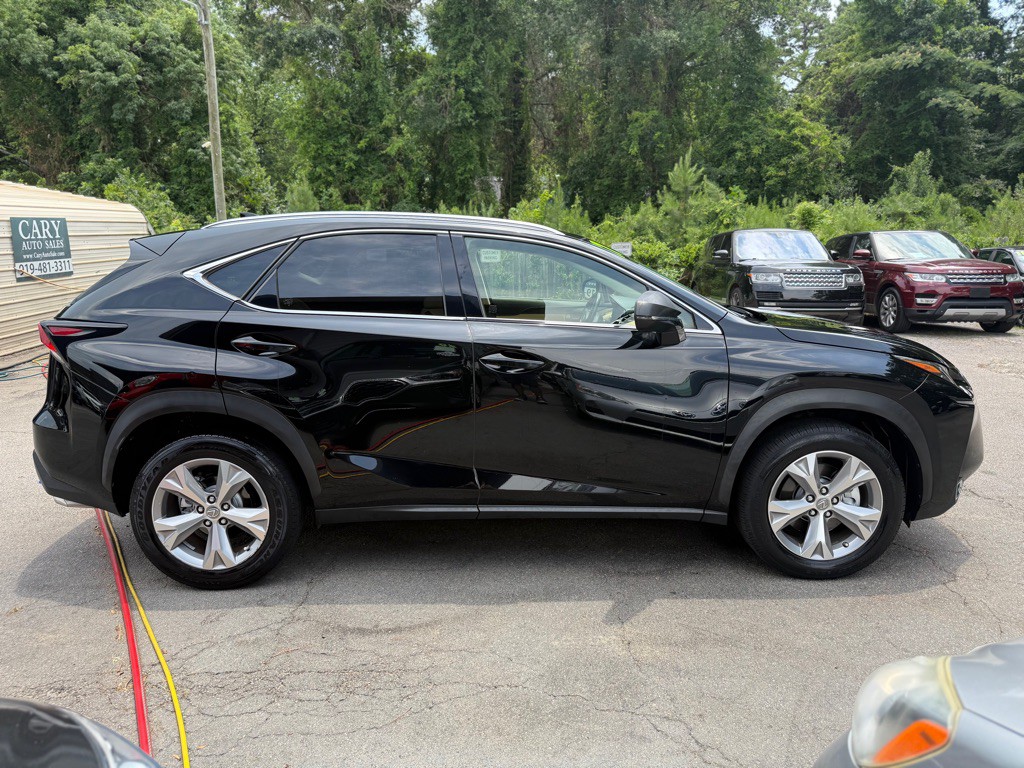 2017 Lexus NX Image 4